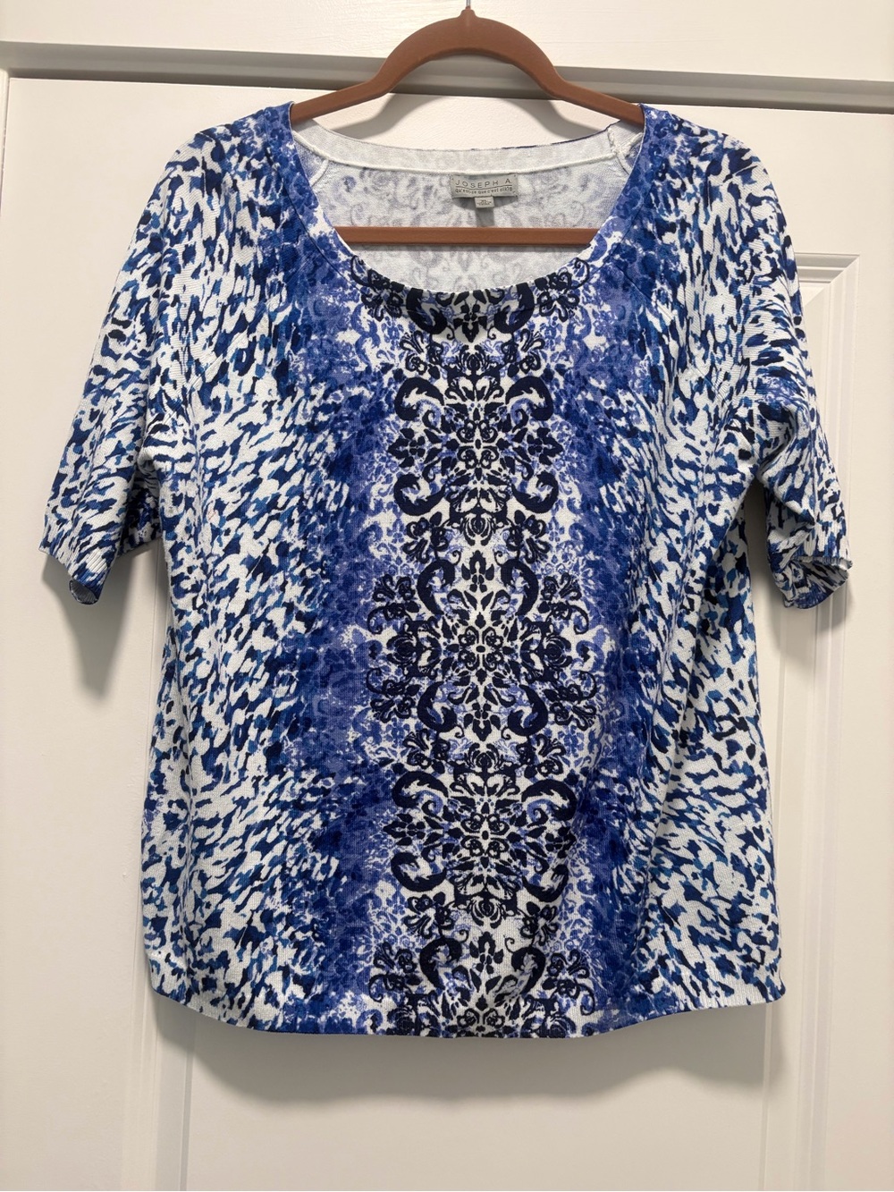 Joseph A Blue and White Scoop Neck Short Sleeve Tee